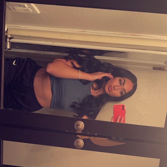 Meet your Posher, Hannah - Picture 1 of 1